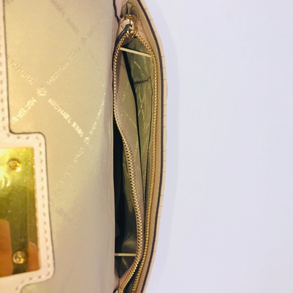 Michael Kors Vivianne Large Quilted Leather Clutch - Picture 6 of 8